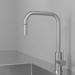 Keittiöhana Scandtap Steel Accent Square D APK-liitäntä ulosvedettävä juoksuputki