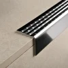 Porraskulmalista Progress Profiles Prowalk ACC 2,7m 30mm 10mm liimakiinnitettävä kiiltävä rst