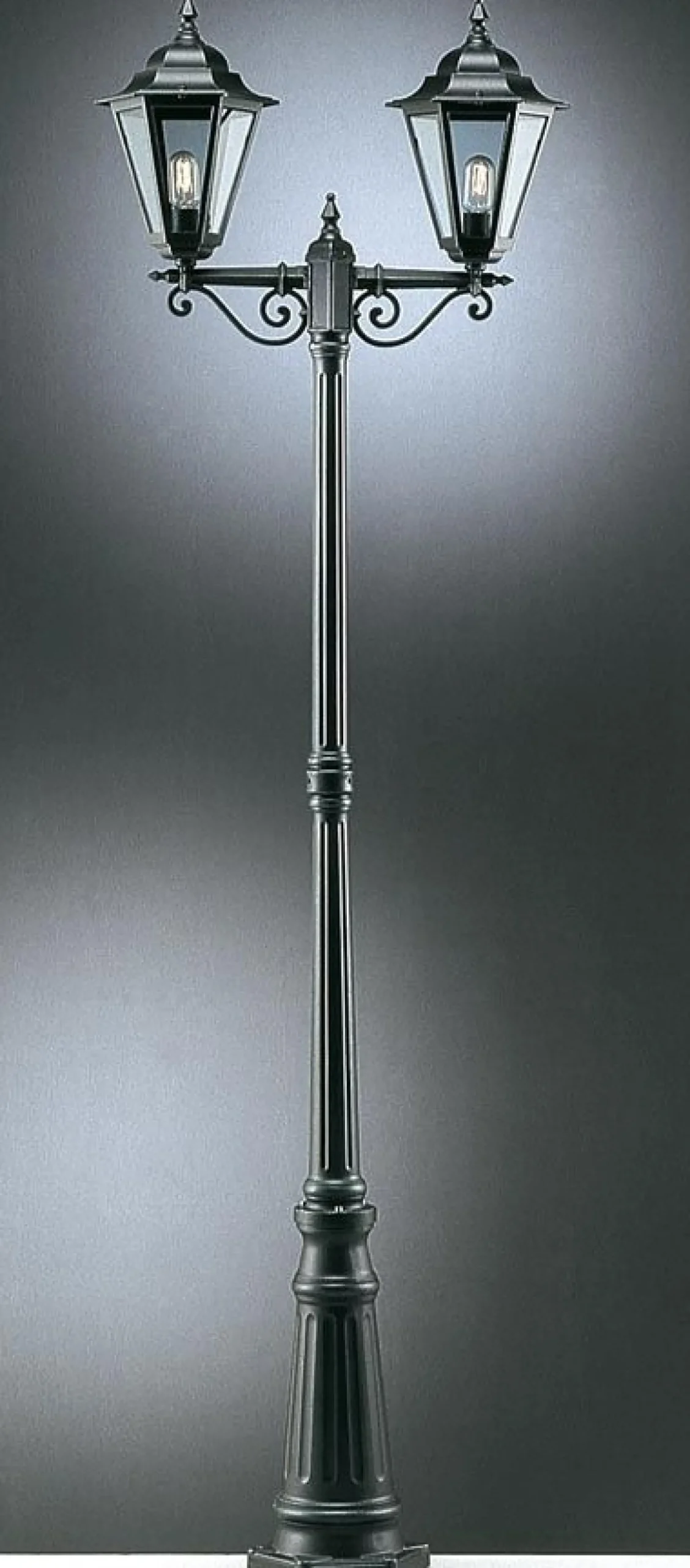 Pylväsvalaisin Noor Milano 675x2205 mm 2-osainen musta