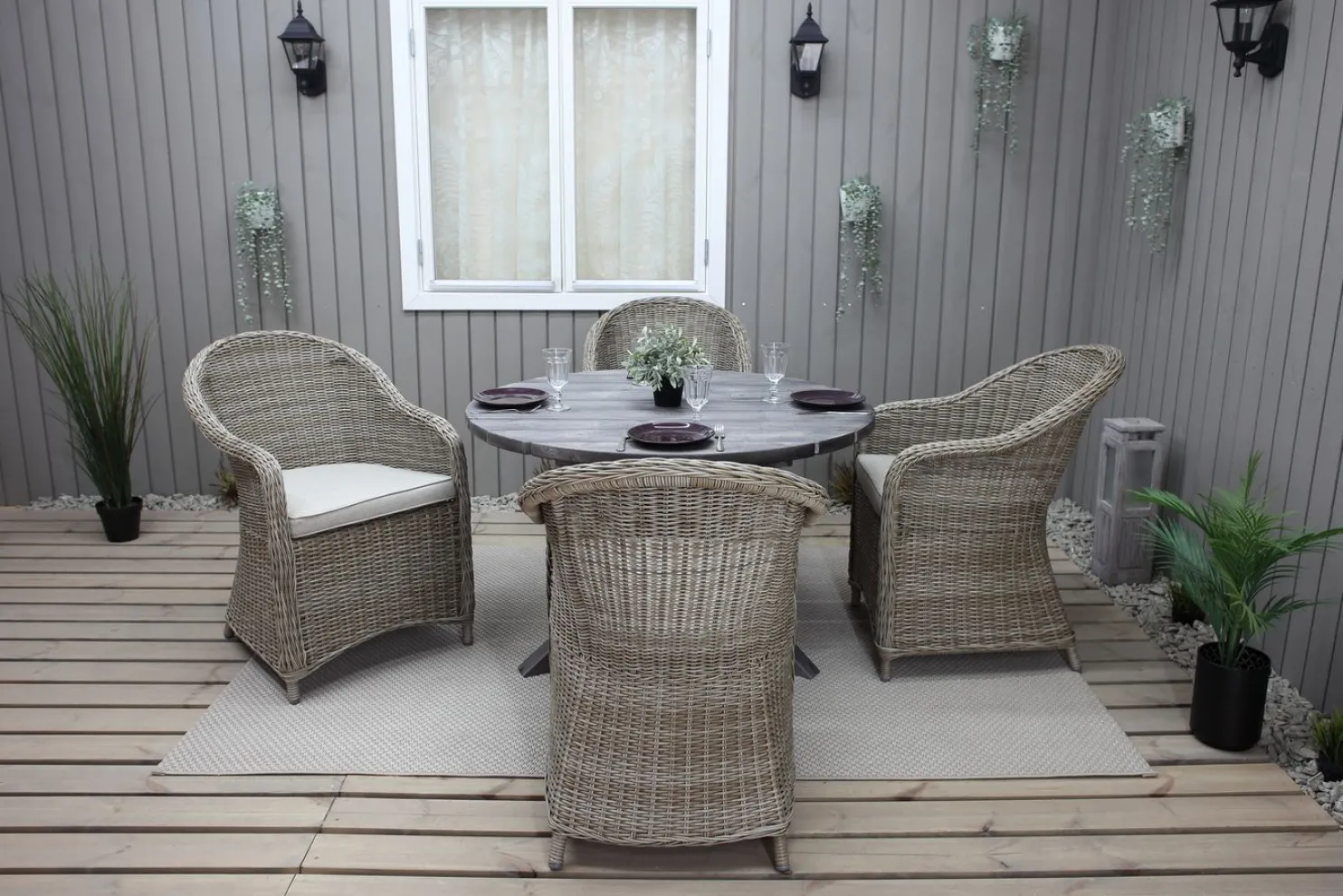 Ruokailuryhmä Baltic Garden, Ø112cm Scottsdale-pöytä + 4 Daisy-tuolia