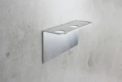 Saippuapumpun pidike Beslag Design Trippel Base, eri värejä