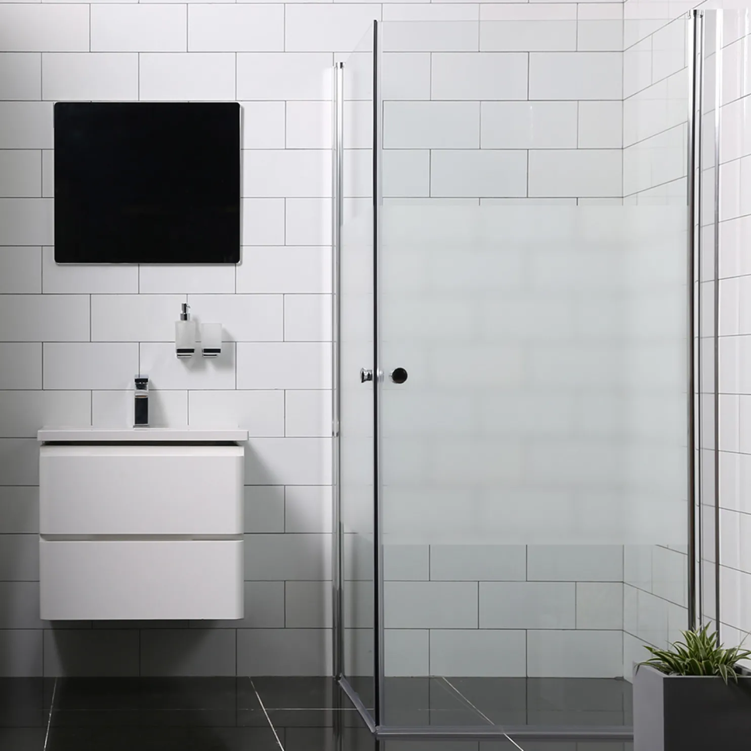 Suihkunurkka Bathlife Mångsidig Vital ovi 700 + ovi 800 osittain himmeä
