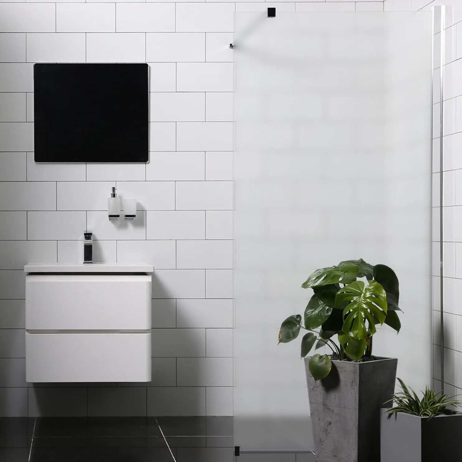 Suihkuseinä Bathlife Mångsidig P/P suora, eri vaihtoehtoja