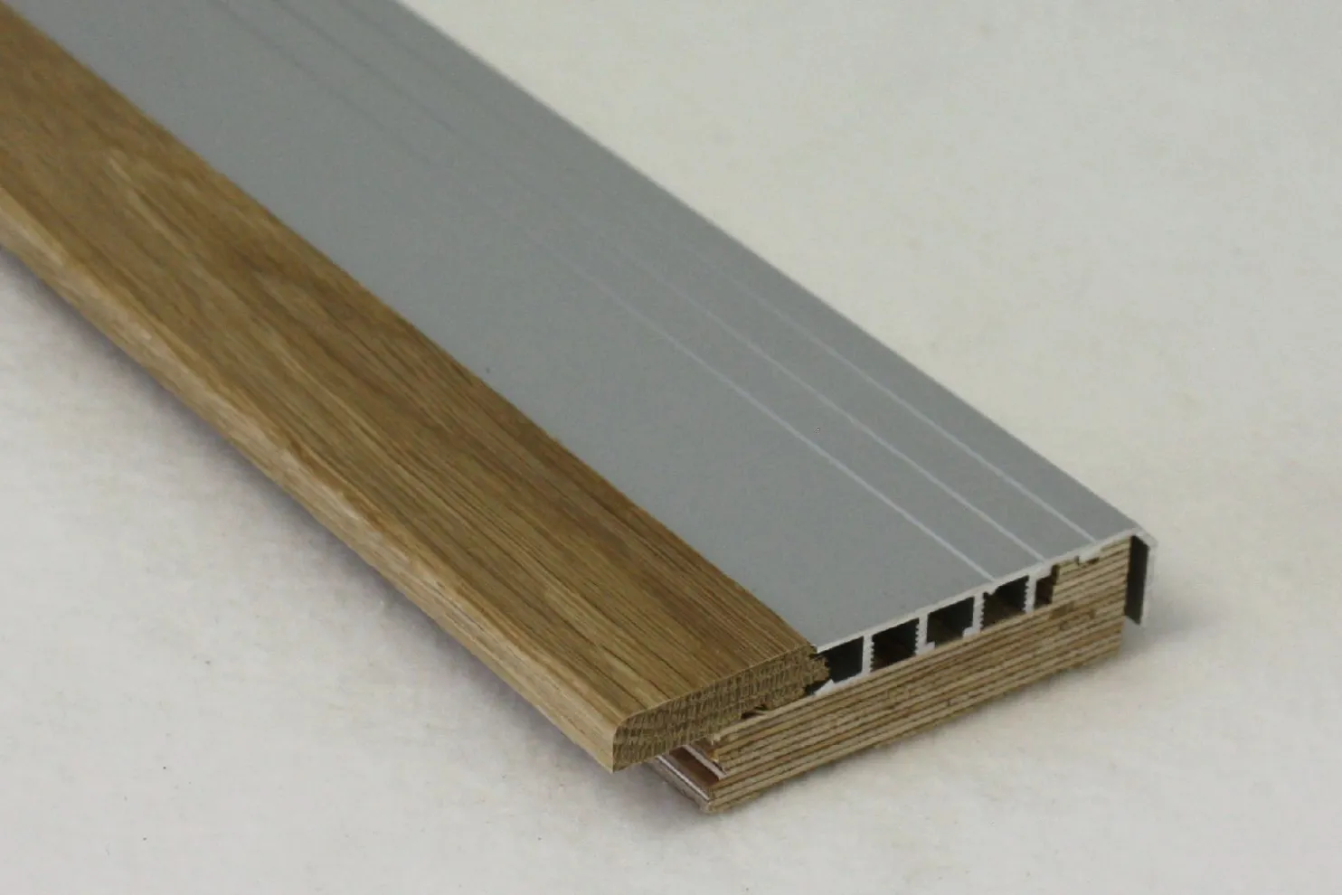 Vedeneristekynnys Panelia Woods Elite, 22x92x1010mm M10, tammilakattu, eri kyntekorkoja